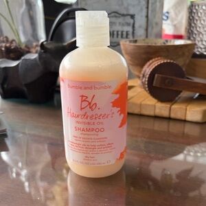Bumble and bumble Hairdresser's Invisible Oil Shampoo - Peach and White